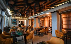 Golden Hill Hotel
