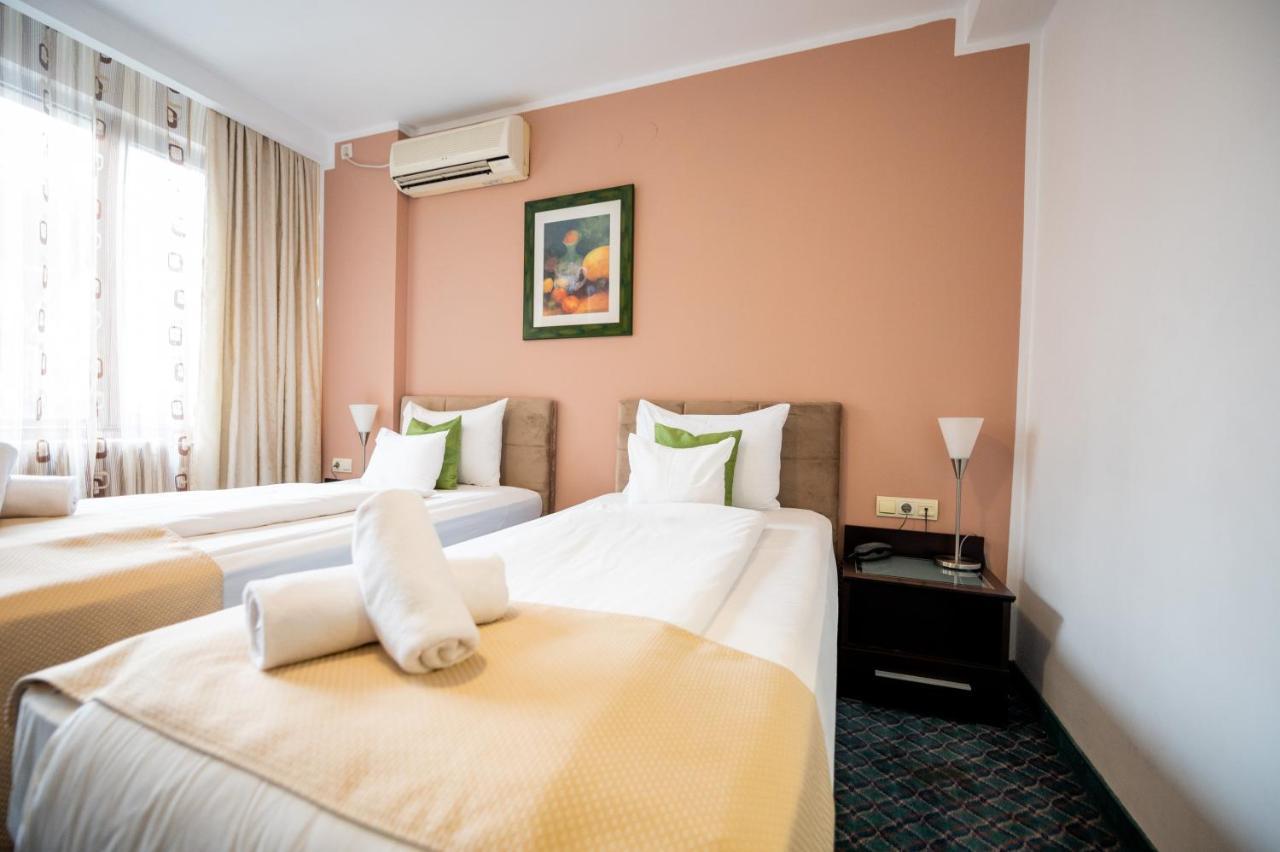 Hotel Sumadija Belgrad Exteriör bild