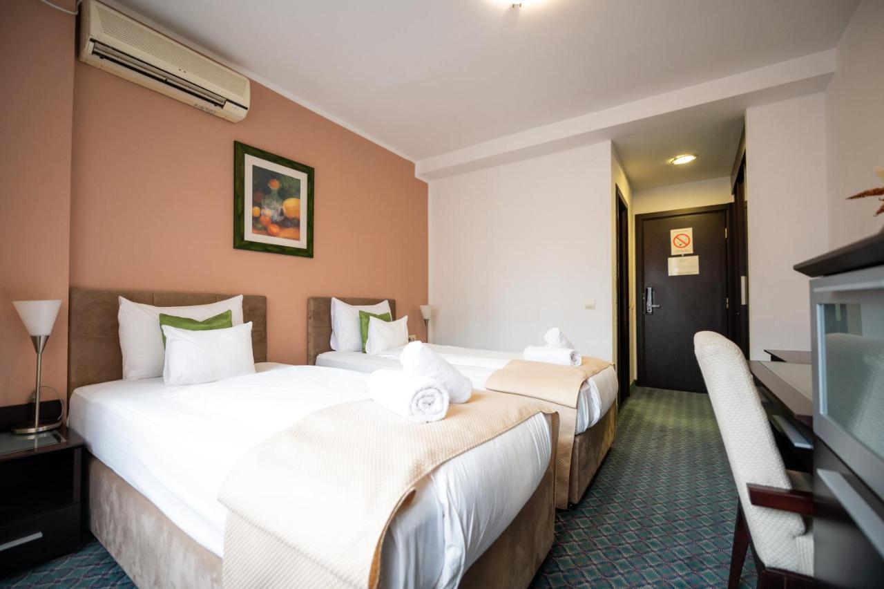 Hotel Sumadija Belgrad Exteriör bild