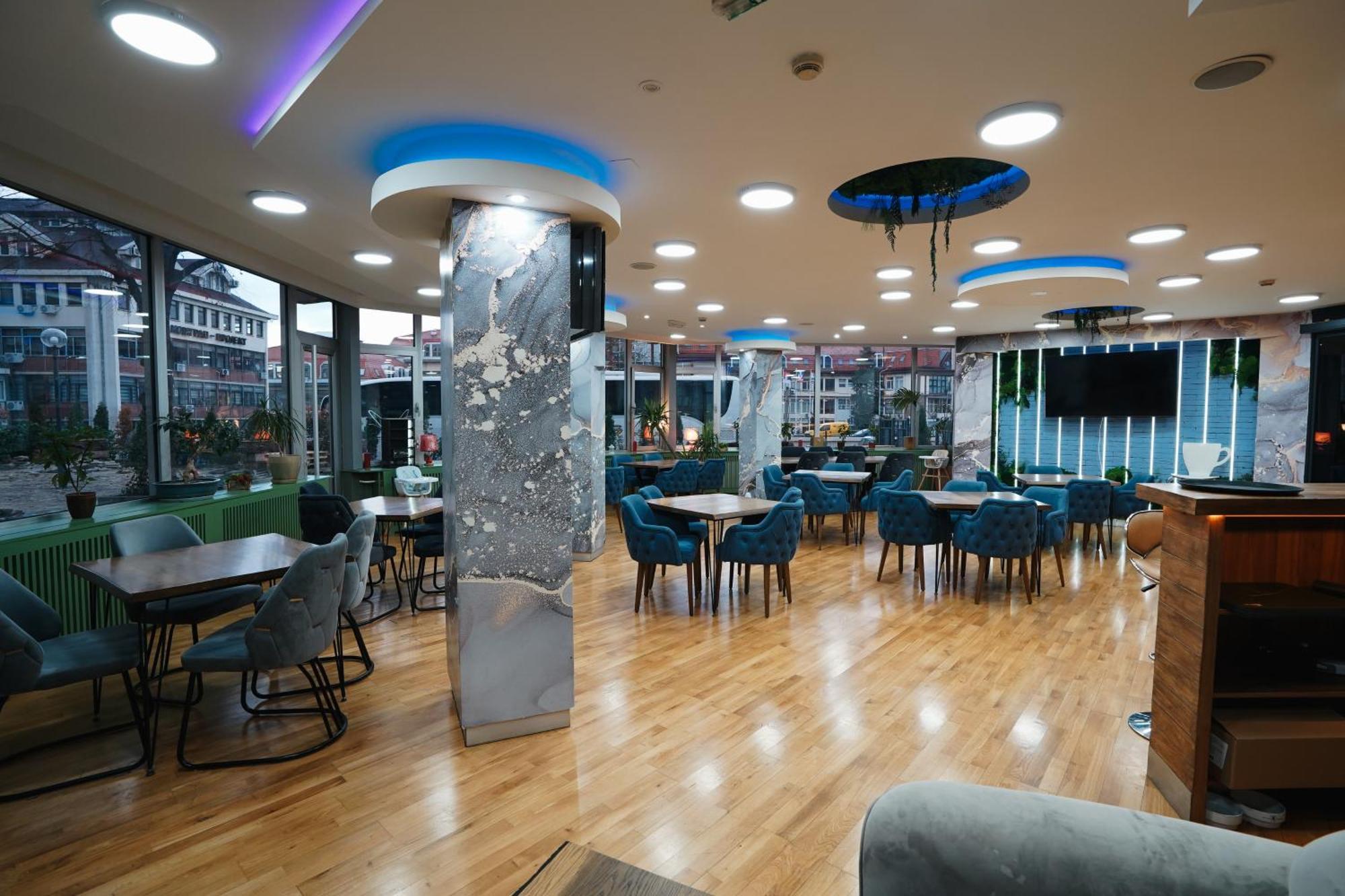 Hotel Sumadija Belgrad Exteriör bild